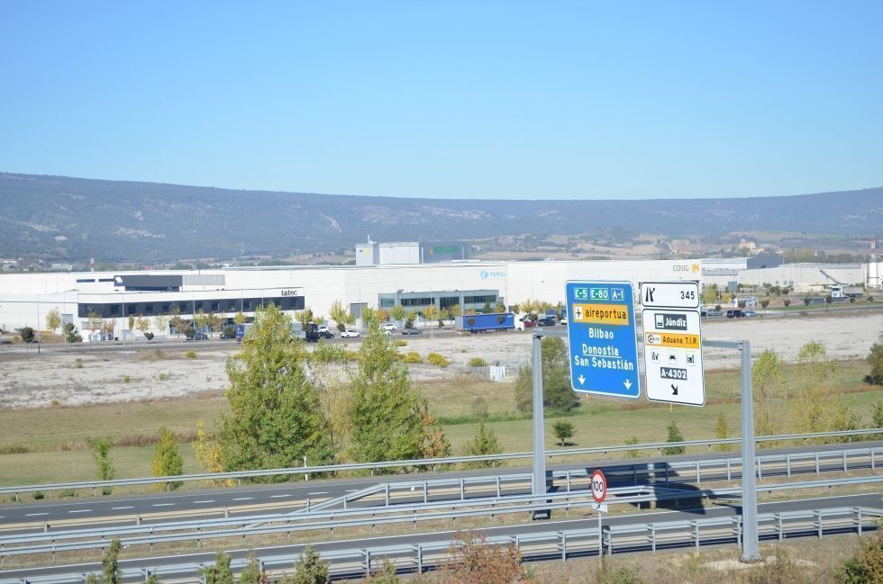 Fotograf�a de Parcelas peque�as industriales frente a la A-1 Jundiz (Sector 21)