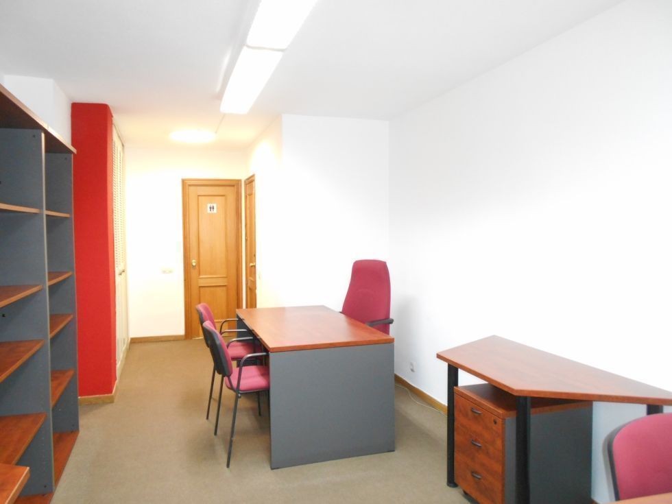 Fotograf�a de Alquilo oficinas amuebladas con todos los servicios incluidos
