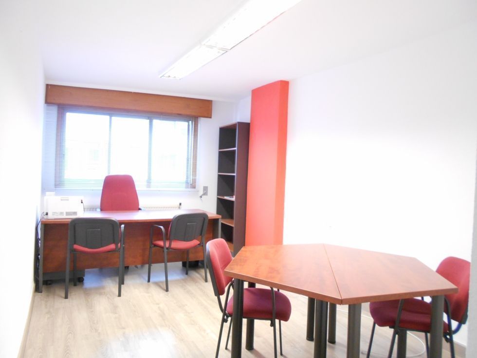 Fotograf�a de Alquilo oficinas amuebladas con todos los servicios incluidos