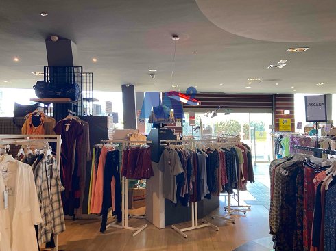 Fotograf�a de Nave comercial en venta