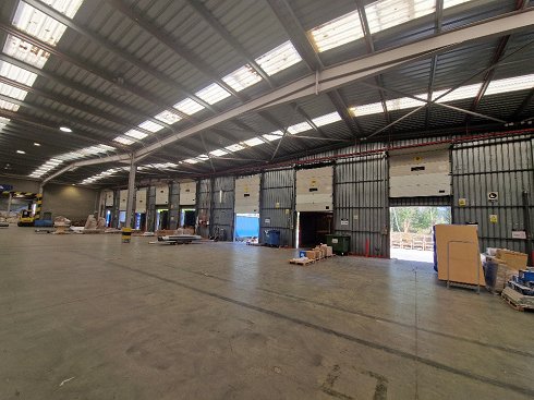 Fotograf�a de Nave industrial en alquiler  [2490]