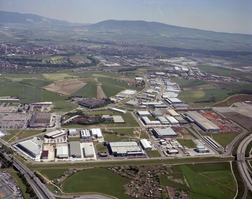 Fotografa de 43.000m2 industriales + 80.000m2 rsticos.