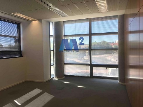 Fotografa de Oficina en alquiler