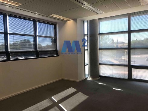Fotografa de Oficina en alquiler