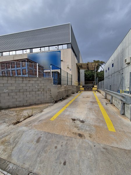 Fotograf�a de Nave industrial en alquiler  [2902]