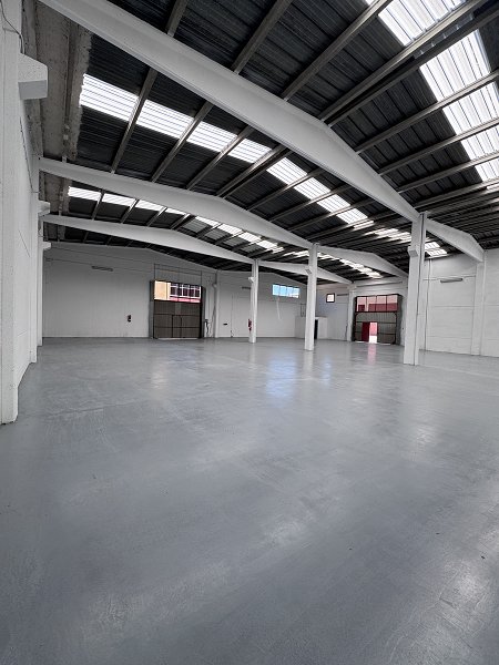 Fotograf�a de Nave industrial en alquiler  [2903]