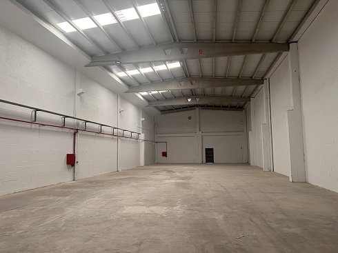 Fotograf�a de Nave industrial en alquiler  [2912]