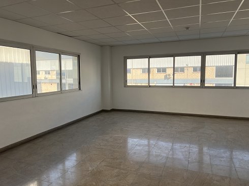 Fotograf�a de Nave industrial en alquiler  [2912]