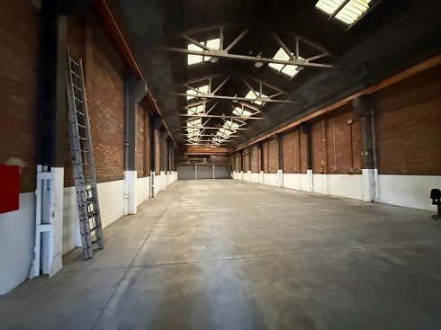 Fotograf�a de Nave industrial en alquiler  [2907]