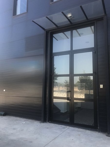 Fotograf�a de Nave industrial en alquiler  [2917]