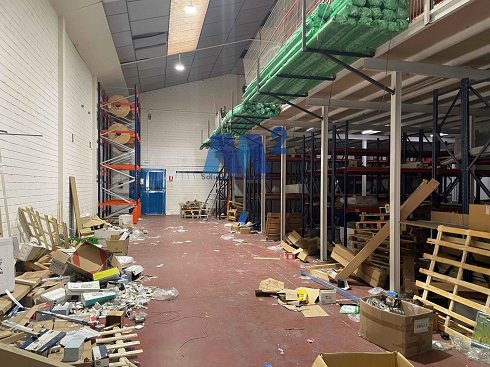 Fotograf�a de Nave comercial en venta