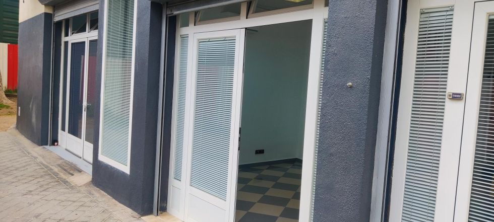 Fotograf�a de OFICINA 25 m� + peque�o almac�n + ba�o ***en planta calle*** (Carabanchel - comillas).