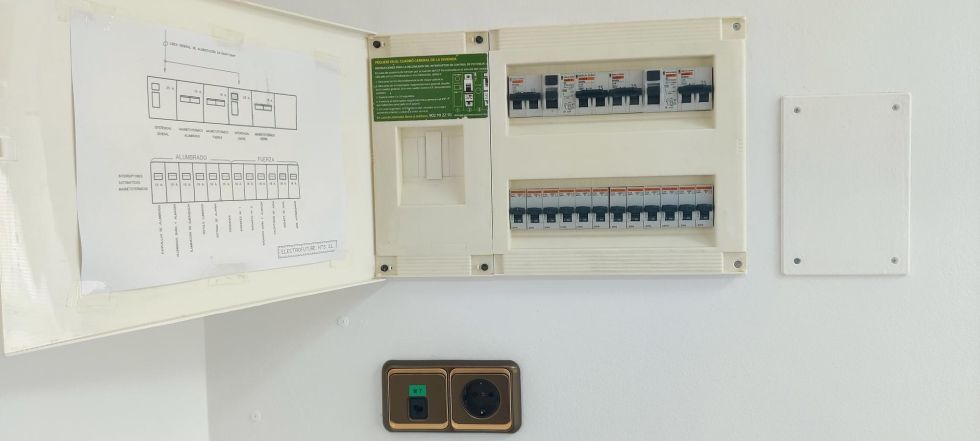 Fotograf�a de OFICINA 25 m� + peque�o almac�n + ba�o ***en planta calle*** (Carabanchel - comillas).