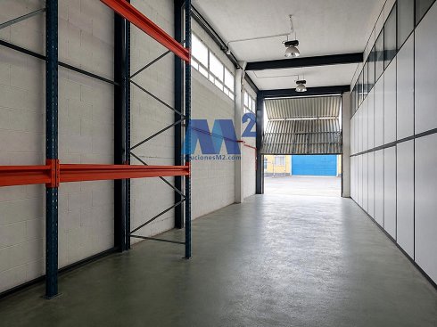 Fotograf�a de Nave industrial en venta