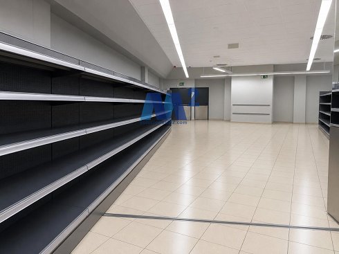 Fotograf�a de Nave comercial en alquiler