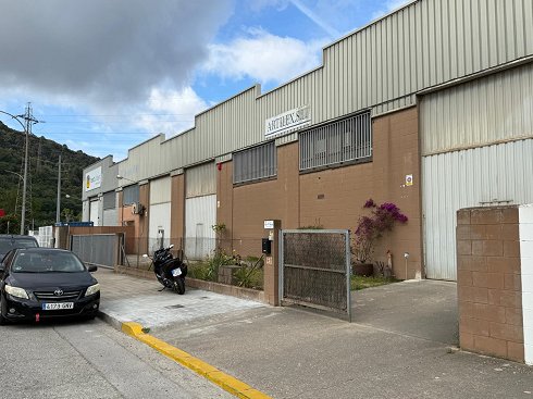Fotograf�a de Nave industrial en alquiler  [2936]