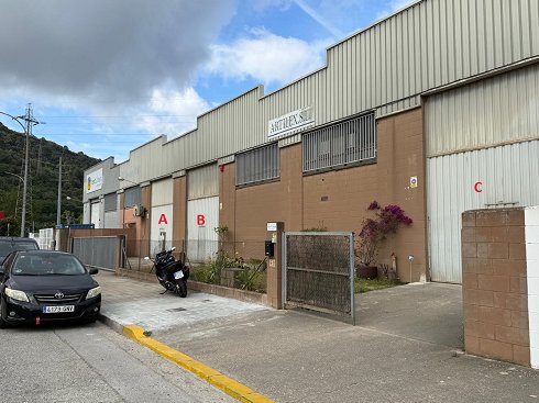 Fotograf�a de Nave industrial en alquiler  [2938]