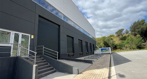 Fotograf�a de Nave industrial en alquiler  [2950]
