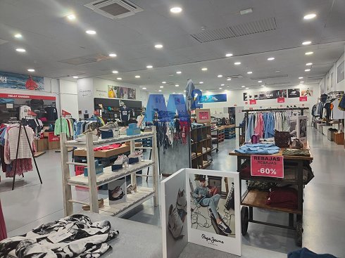 Fotograf�a de Nave comercial en venta