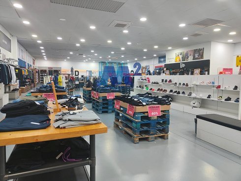 Fotograf�a de Nave comercial en venta