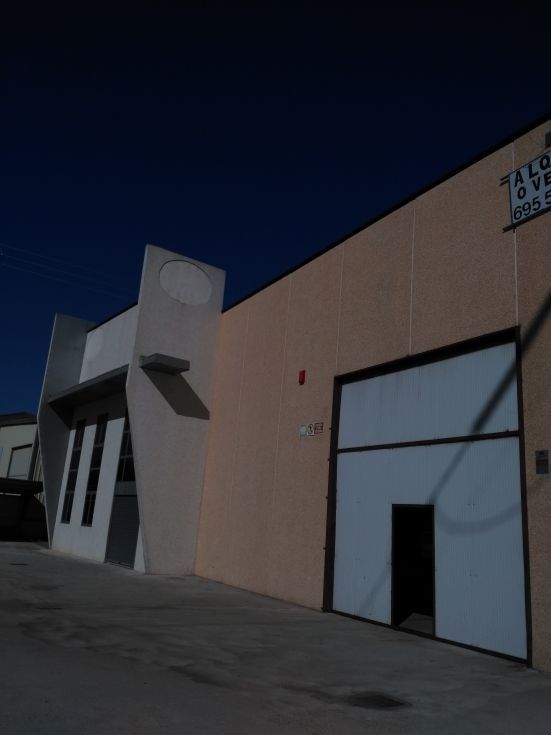 Fotograf�a de Nave con Oficinas y Patio