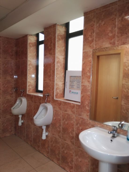 Fotograf�a de Nave con Oficinas y Patio